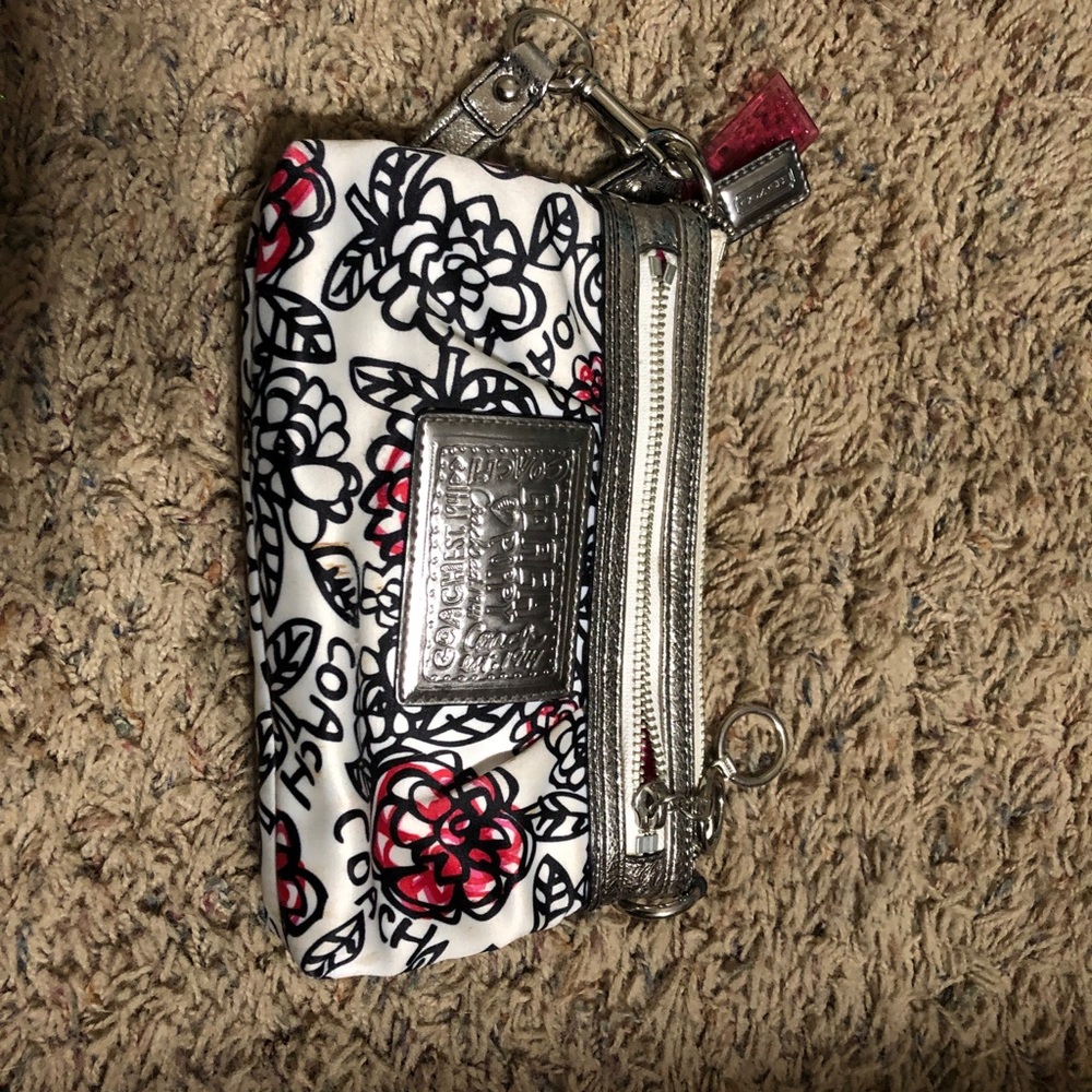 Coach poppy wristlet